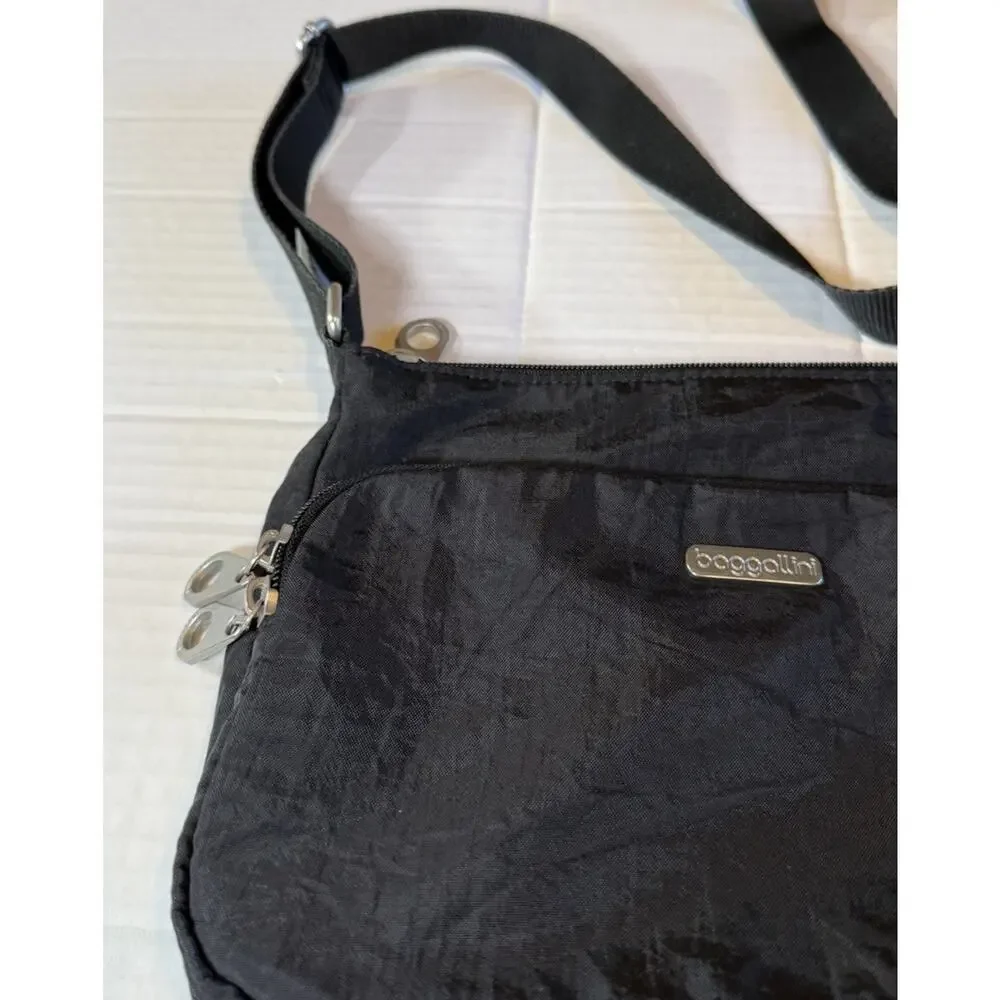 Baggallini Crossbody Bag Black Adjustable Strap Pockets Purse